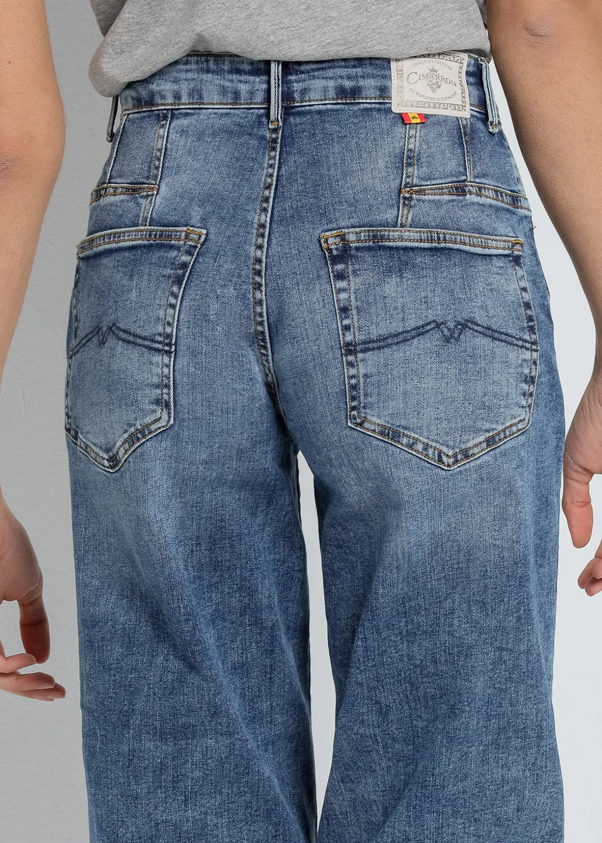 AURORA BLUM - Jean | Coupe crop | Taille en pouces