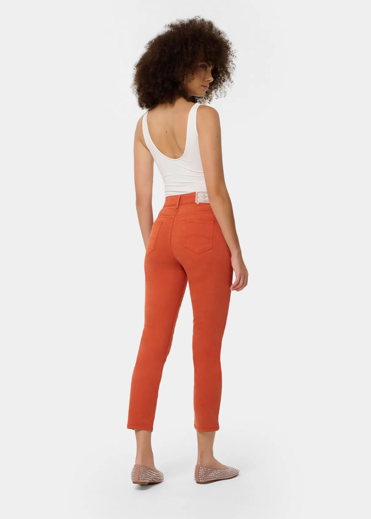 CAROLE SATEN - Jeans | Caja Media - Moom fit | Tallaje en Pulgadas