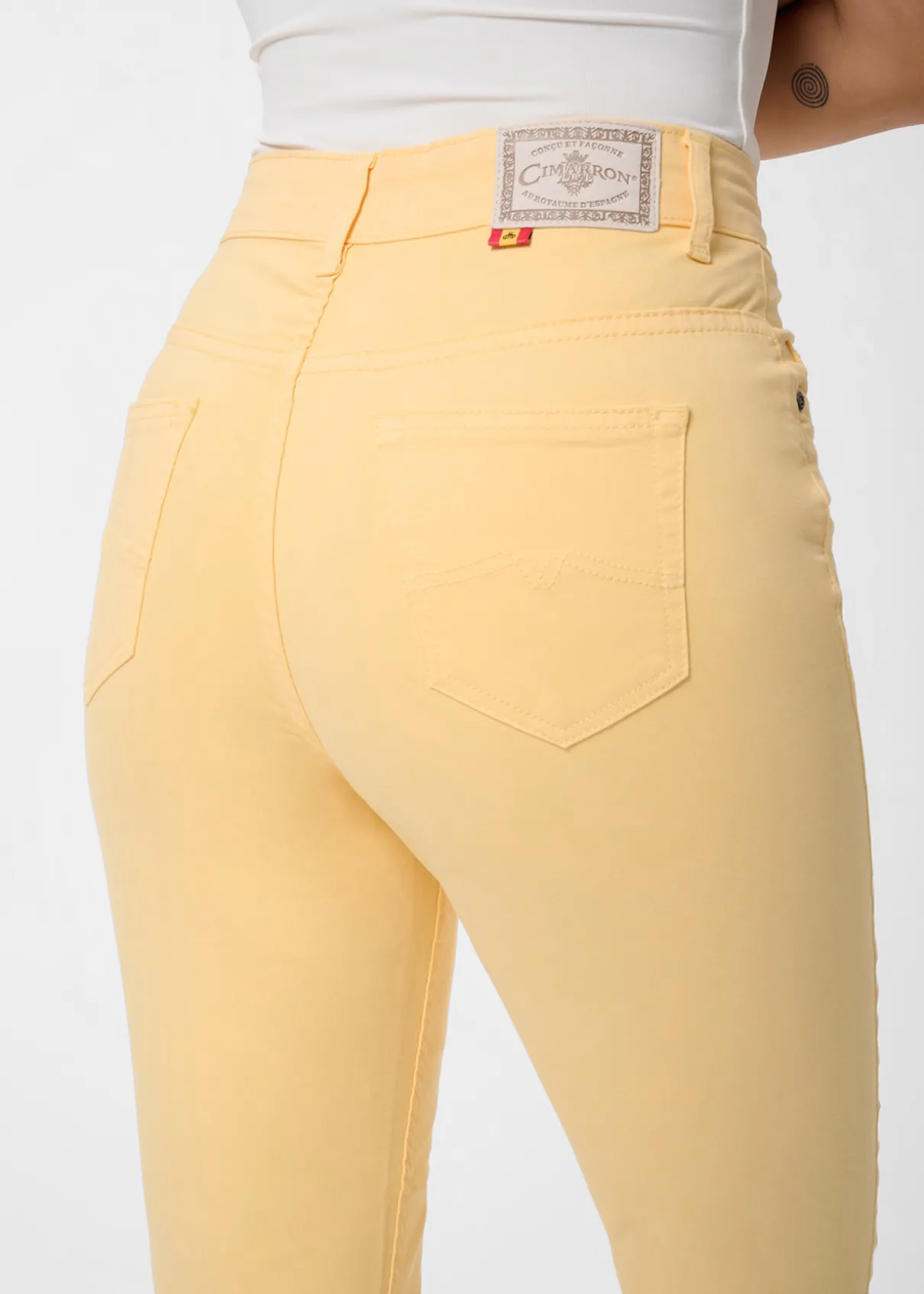 CAROLE SATEN - Jeans | Caja Media - Moom fit | Tallaje en Pulgadas