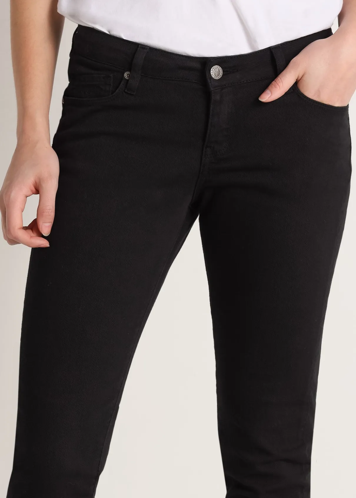 ENYA NOIR - Jean skinny - Coupe à la cheville - Longueur très courte - Taille en pouces